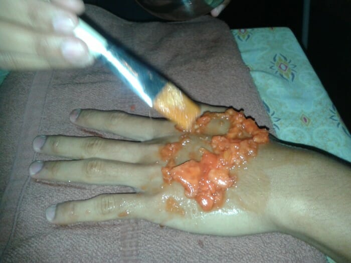 Papaya treatment helps to make the skin brightening nad whitening 