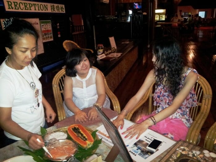 Apply the papaya paste to the hand which is made from special ingredient and chemical-free